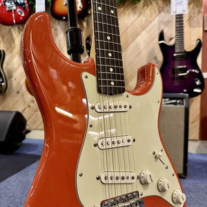 Guitare Fender Stratocaster Japan Traditional II Fiesta Red  Italie Musique