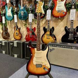 Guitare Fender Stratocaster USA California Series  Italie Musique