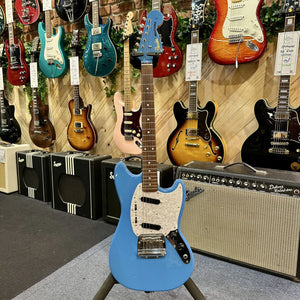 Guitare Fender Mustang Traditional 70s California Blue  Italie Musique
