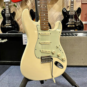 Guitare Fender Stratocaster Vintera 60s Modified  Italie Musique