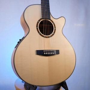 Guitare Dowina Marus GACE - Italie Musique