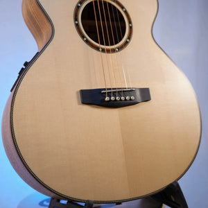 Guitare Dowina Marus GACE - Italie Musique