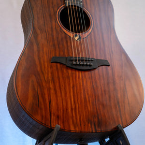 Guitare Lag Sauvage D - Italie Musique